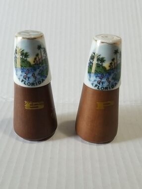 Porcelain And Wood Vintage Florida Souvenir Salt And Pepper Shaker Set